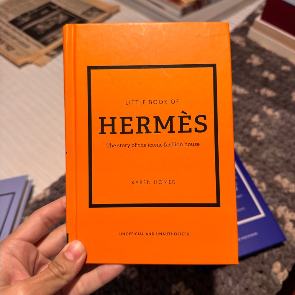 Little Book of — Fashion Books - Picture 3 of 5